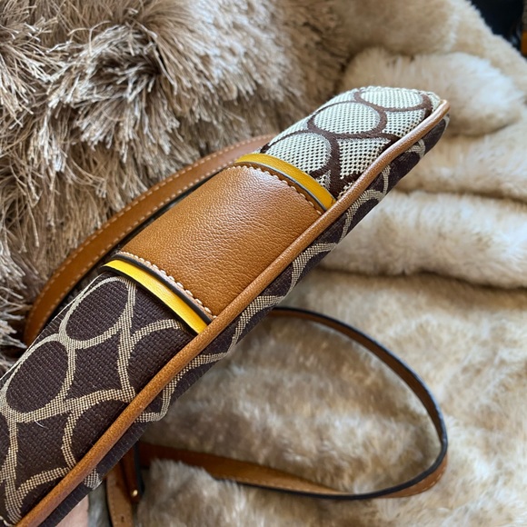 Nine West small crossbody purse - Picture 5 of 6